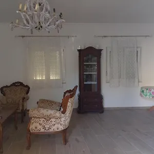 guesthouse-adriatic.hotelinzadar.com/