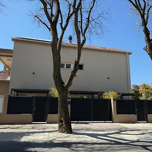 https://sara-residence.hotelinzadar.com